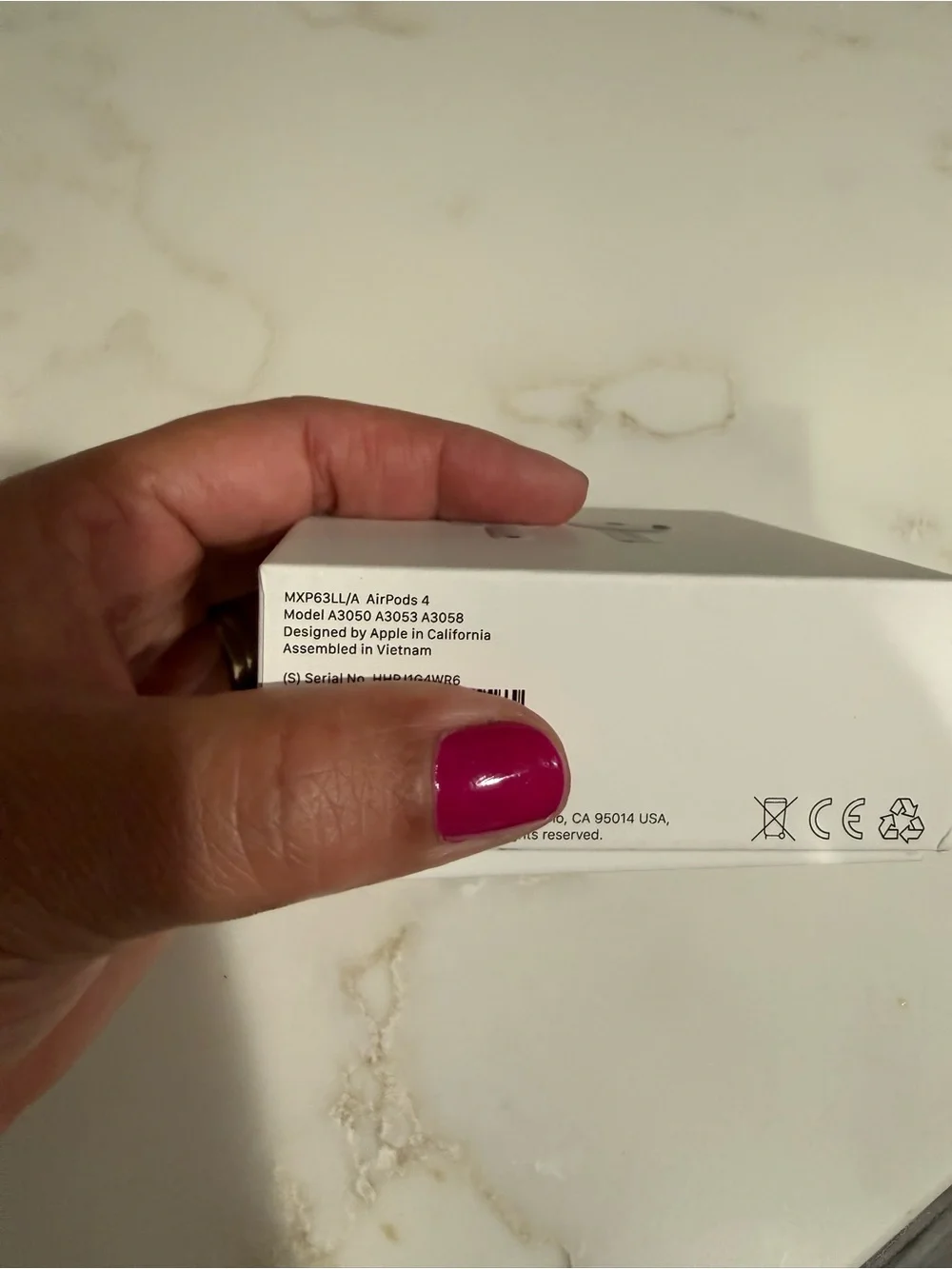 Apple AirPods 4 — White